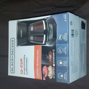 Black + Decker 12-Cup Programmable Coffeemaker NIB